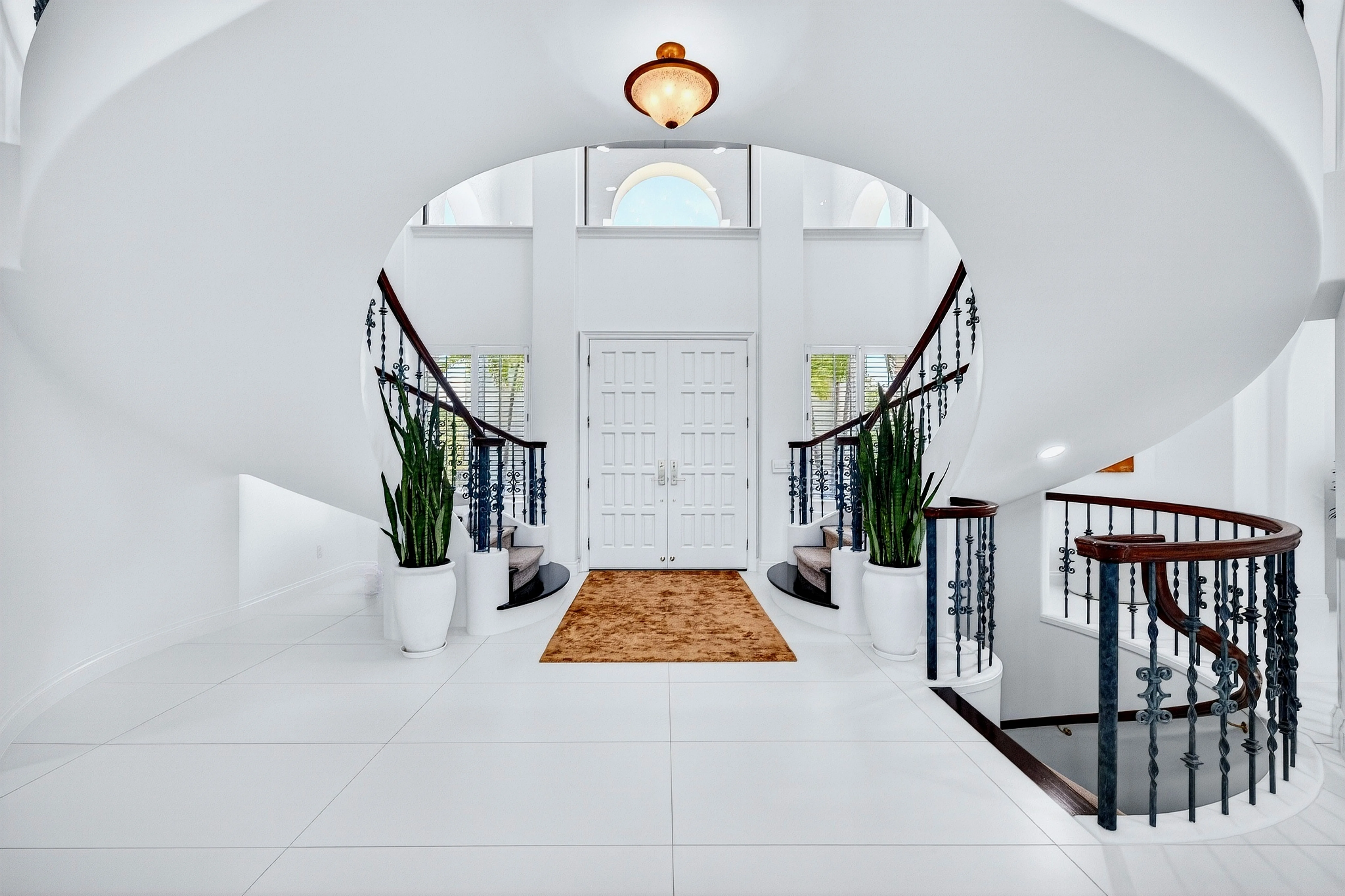 Grand foyer with twin sweeping staircases