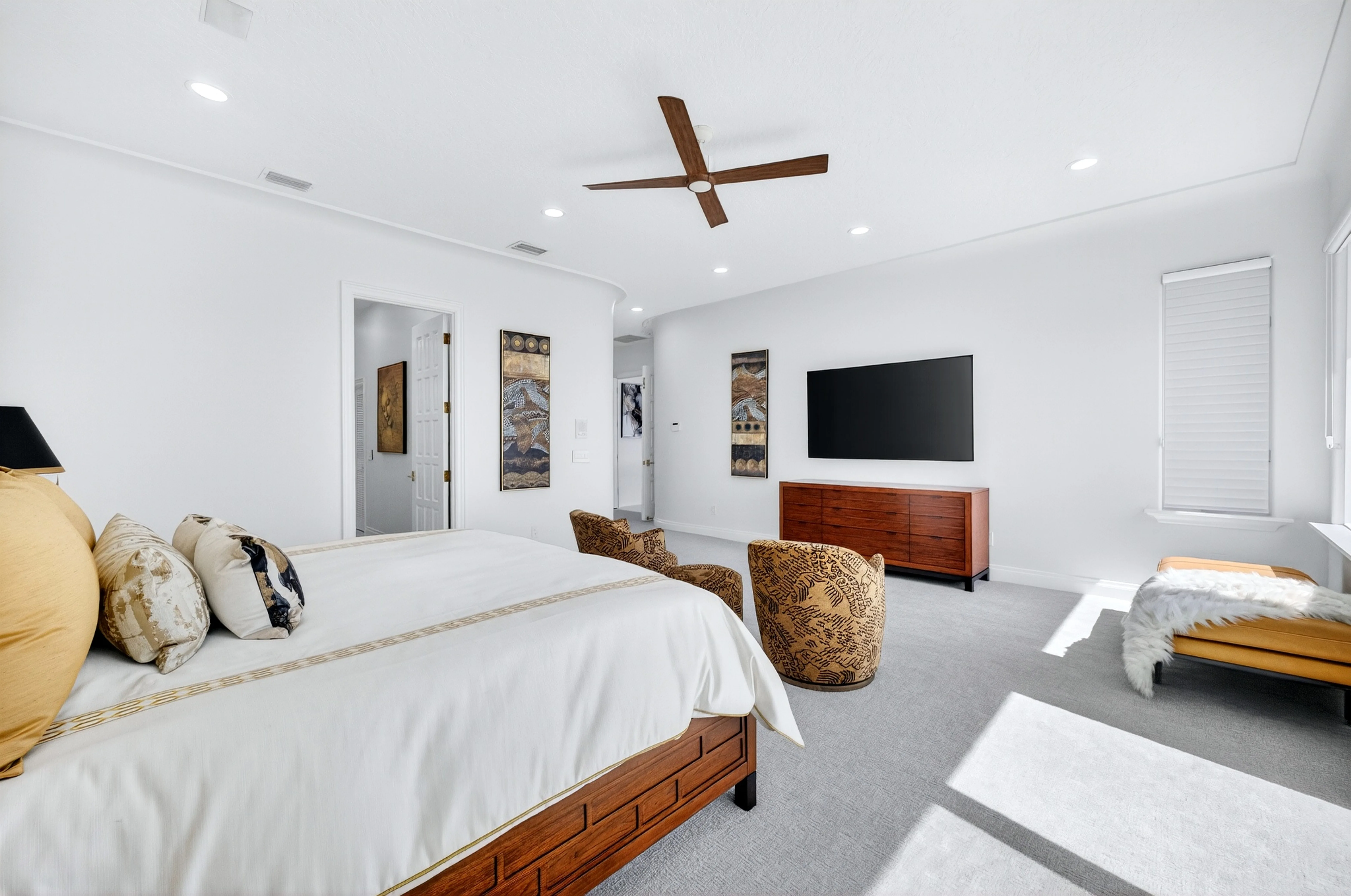 Guest suite with media wall and views