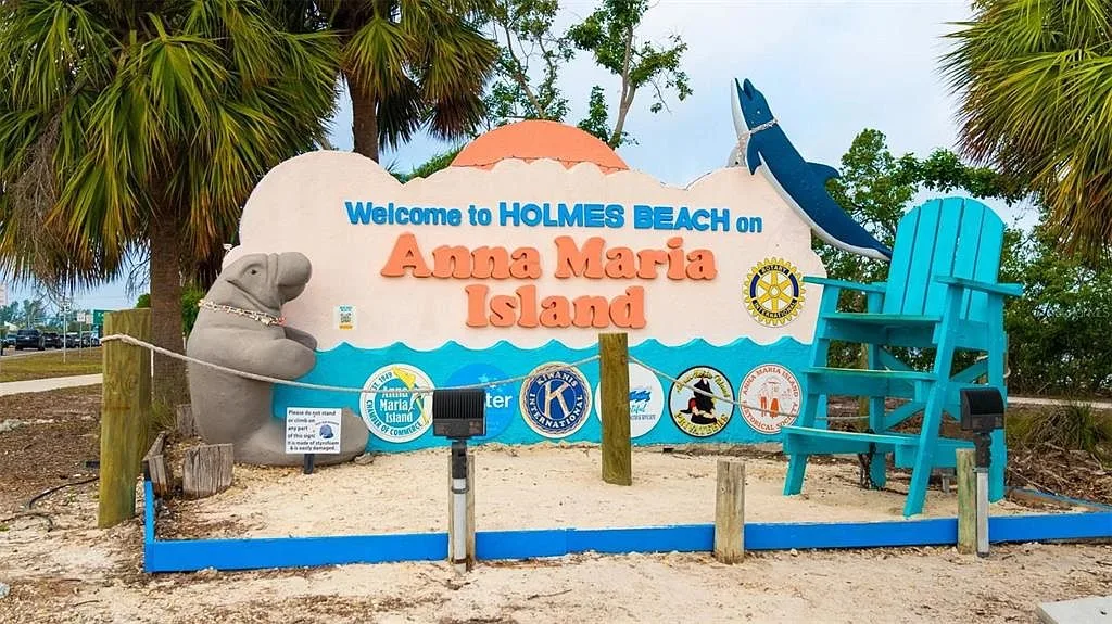 Welcome to Holmes Beach on Anna Maria Island sign